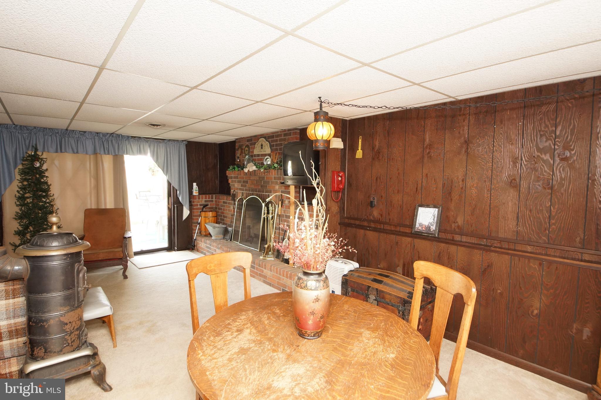 143 Petticoat Bridge Road Columbus, NJ 08022 - Photo 29 of 47 Family room view from gameroom
