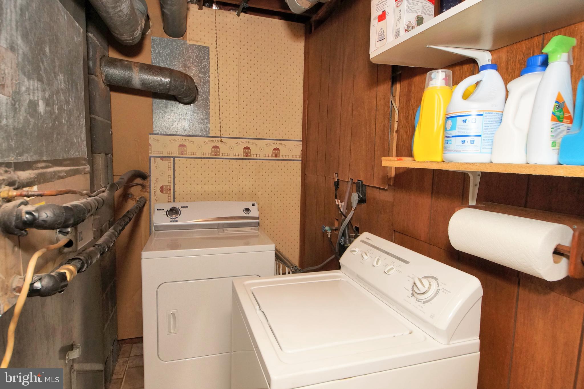 143 Petticoat Bridge Road Columbus, NJ 08022 - Photo 33 of 47 Laundry room/utility room