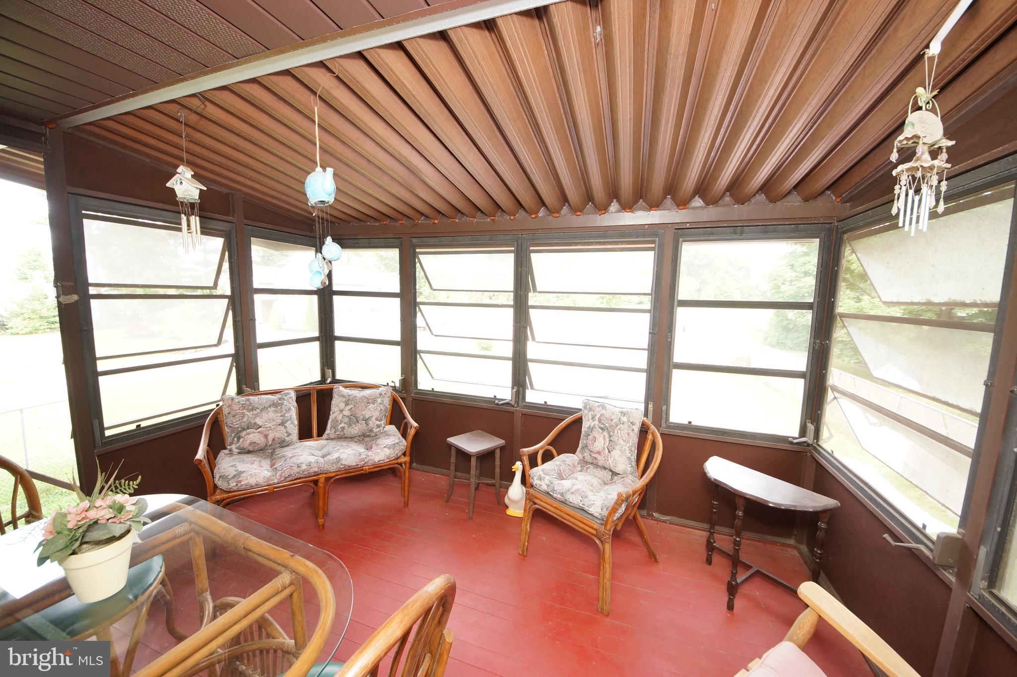 143 Petticoat Bridge Road Columbus, NJ 08022 - Photo 35 of 47 Enclosed 3 season room off dining room