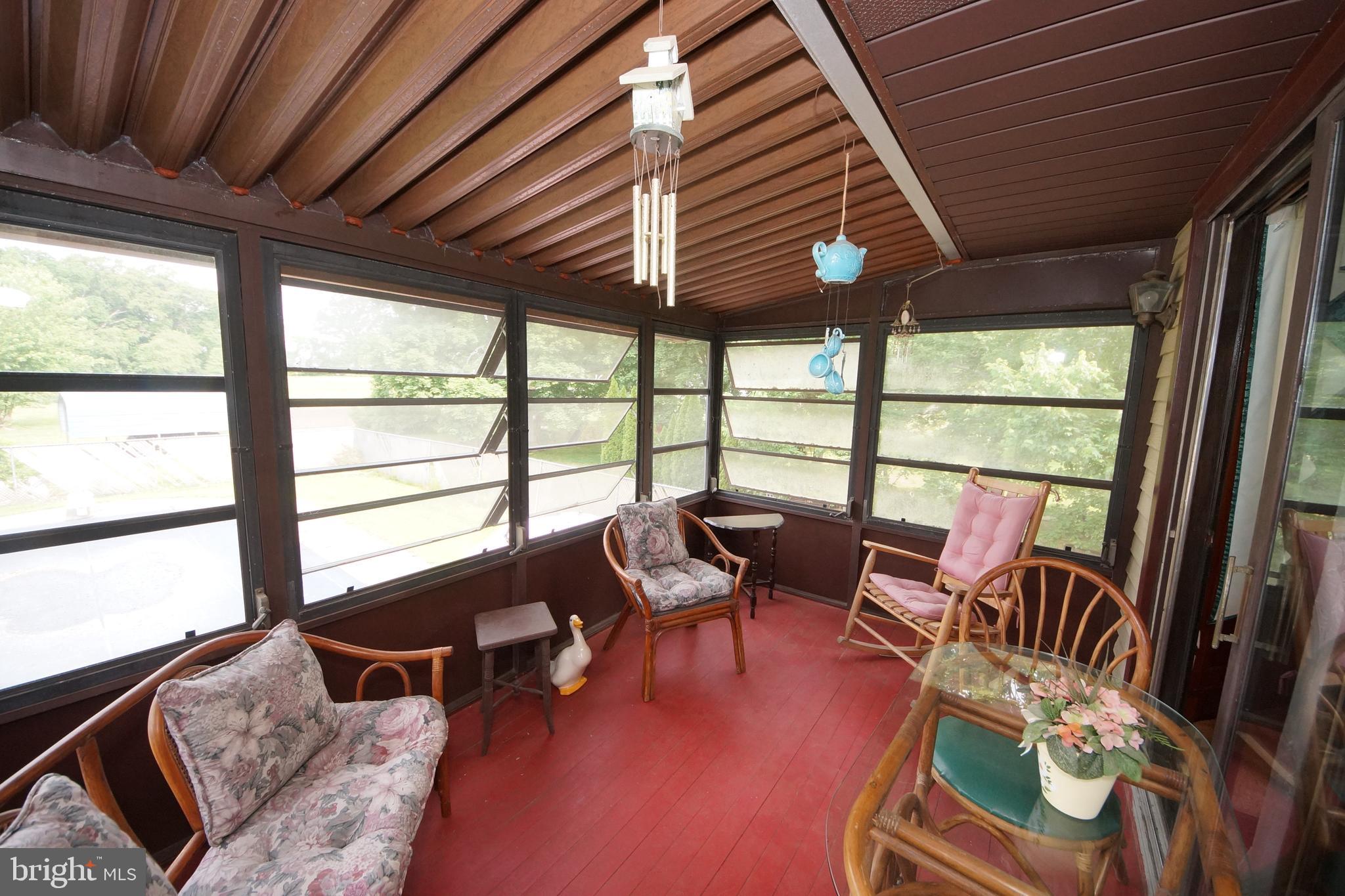 143 Petticoat Bridge Road Columbus, NJ 08022 - Photo 36 of 47 Enclosed sun porch