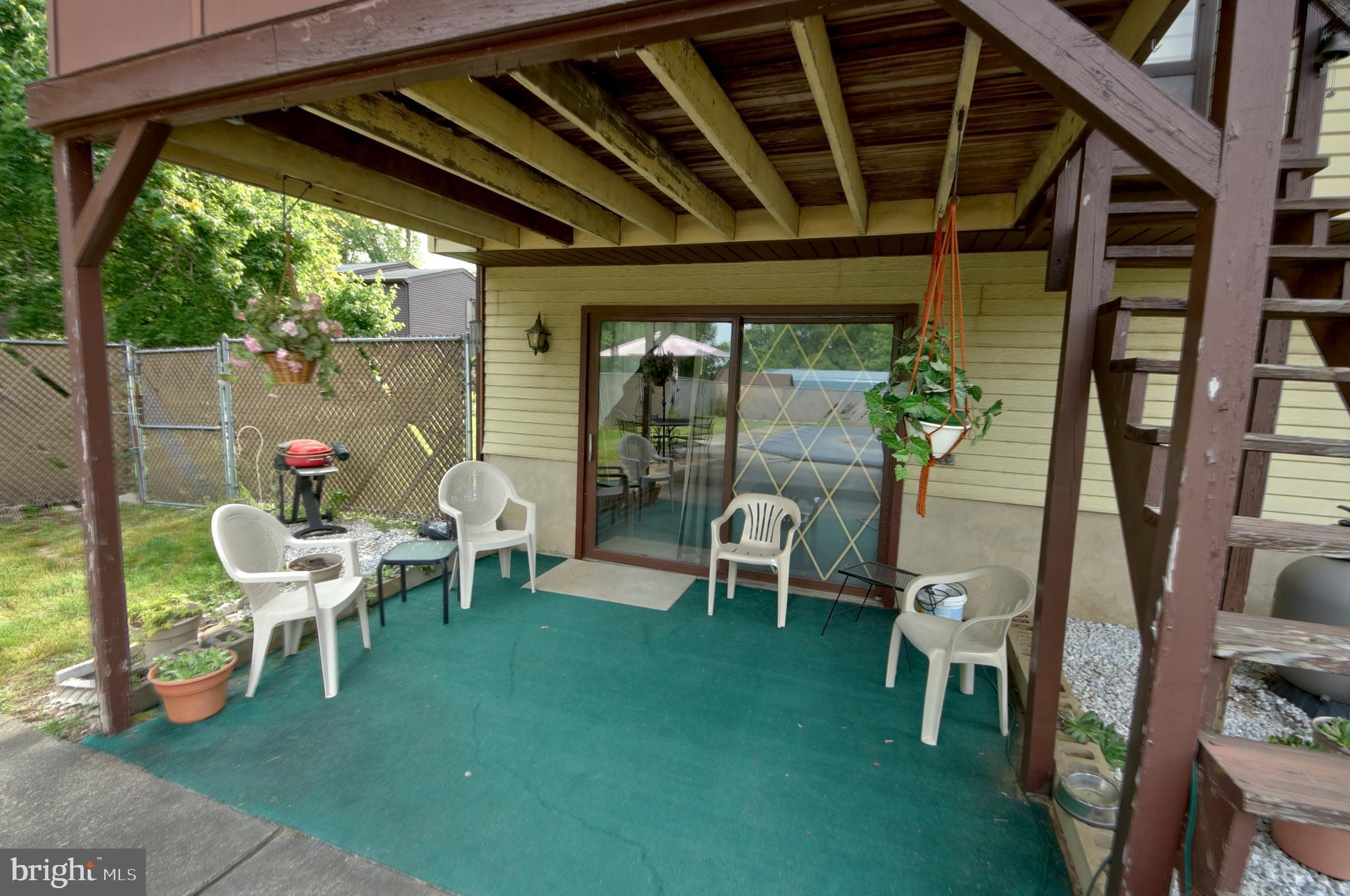143 Petticoat Bridge Road Columbus, NJ 08022 - Photo 38 of 47 patio off family room