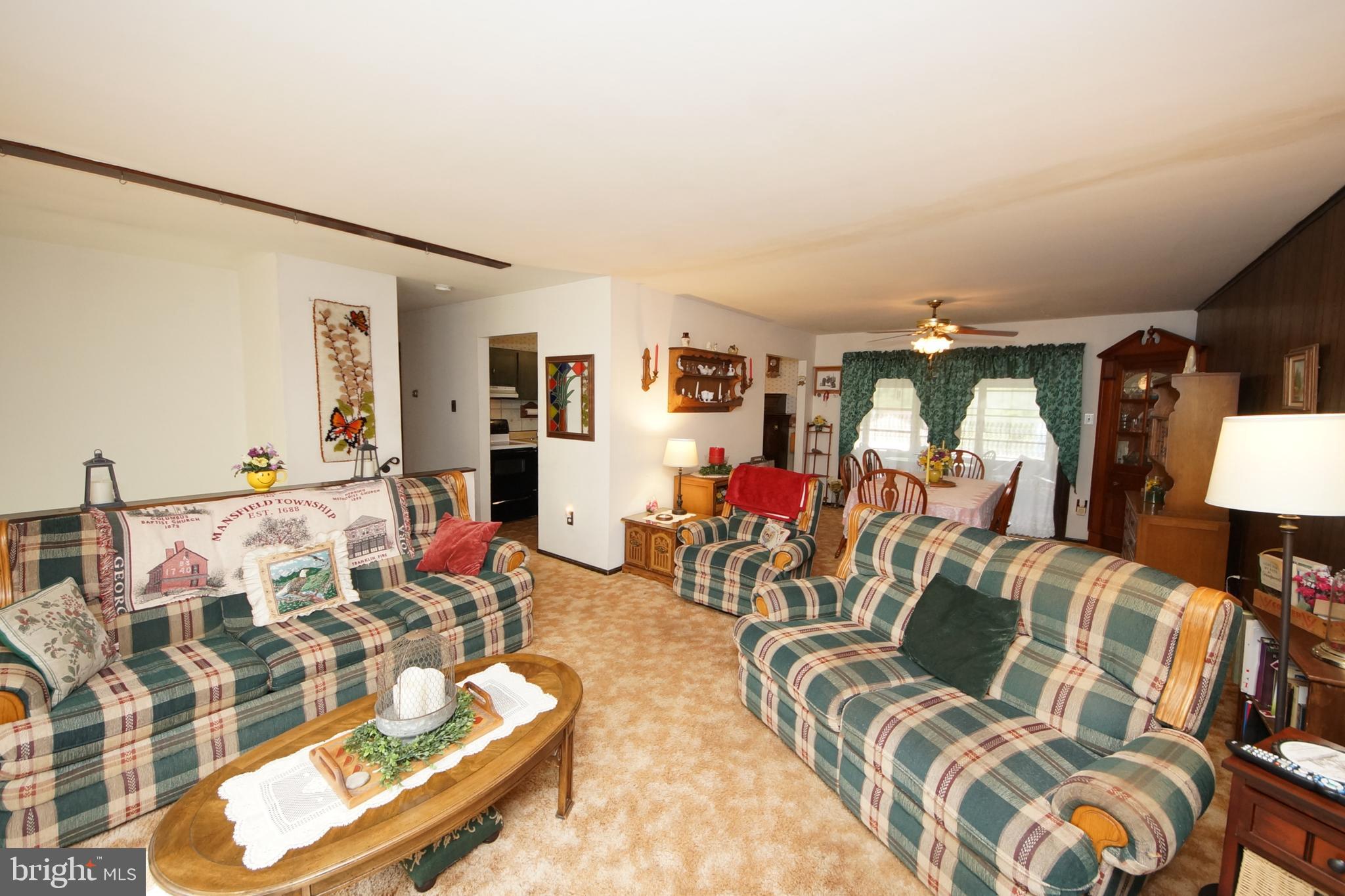 143 Petticoat Bridge Road Columbus, NJ 08022 - Photo 8 of 47 View of Living room to dining room