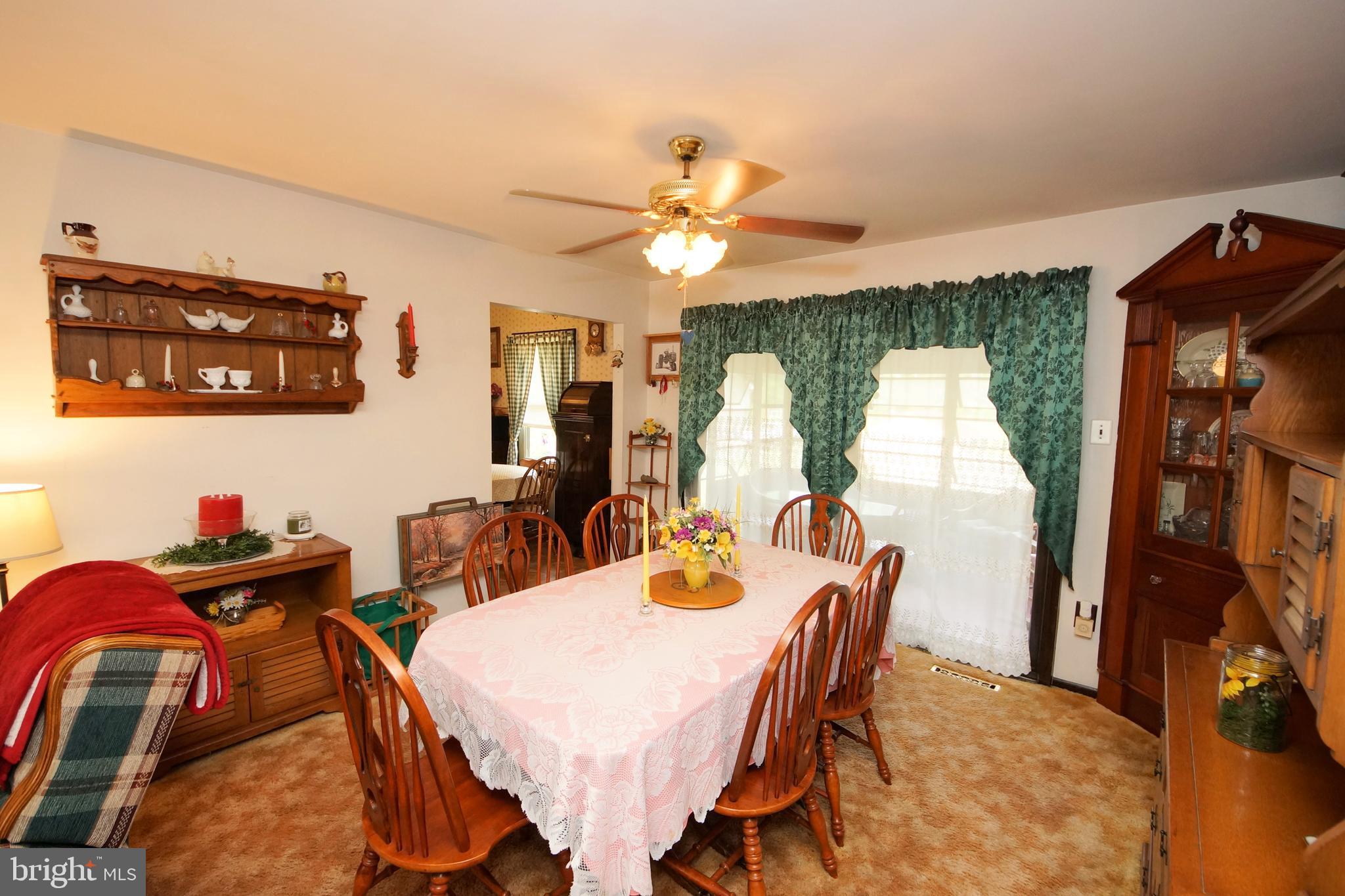 143 Petticoat Bridge Road Columbus, NJ 08022 - Photo 9 of 47 Dining room