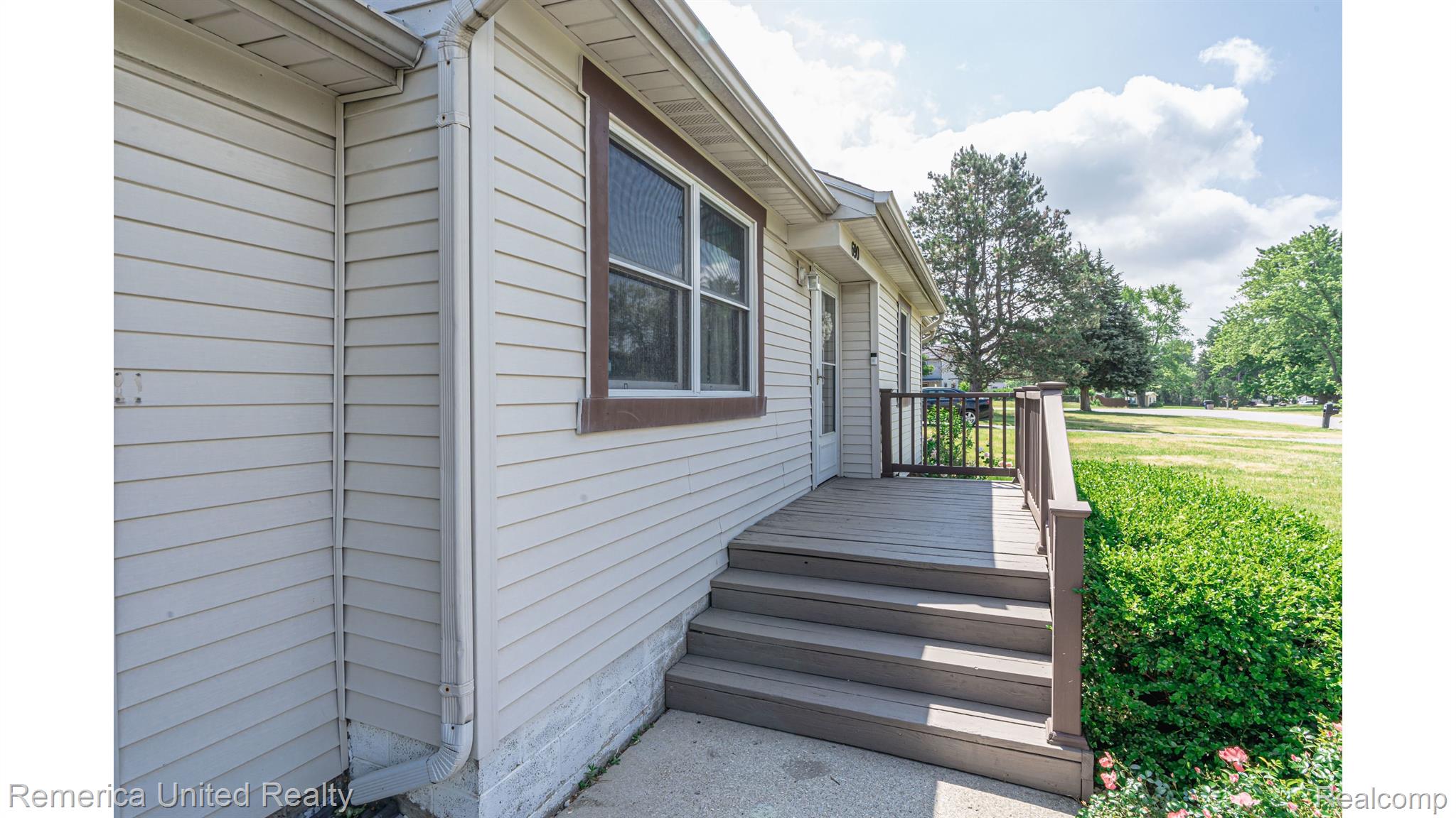 690 Gamma Road Walled Lake, MI 48390 - Photo 2 of 64 Gallery Image 2