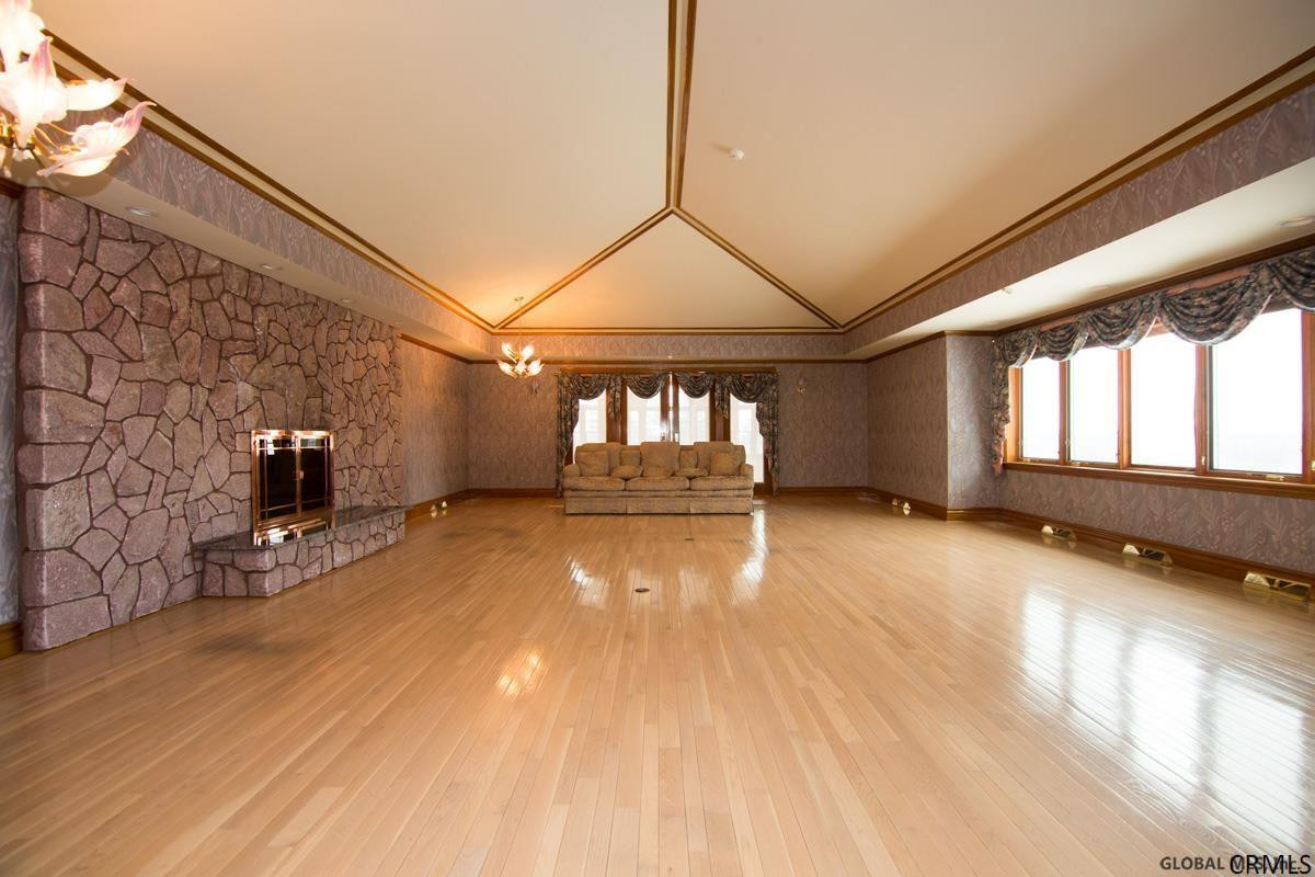 366 Vly Road Colonie, NY 12309 - Photo 16 of 25 Photo 16