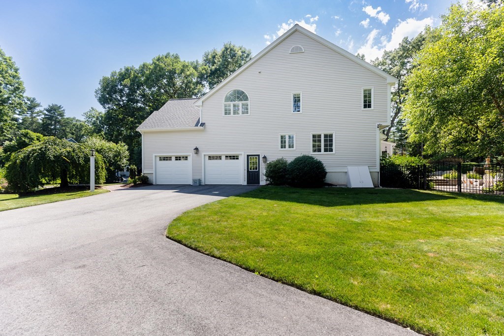 128 York Road Mansfield, MA 02048 - Photo 4 of 42 Gallery Image 4