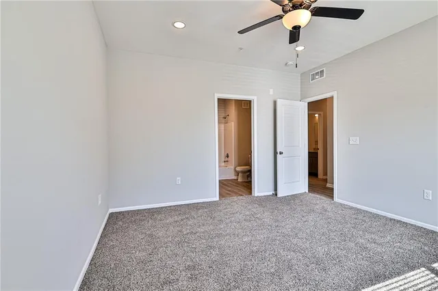 $1,385 | 500 Southeast Salem Street, Oak Grove, MO 64075