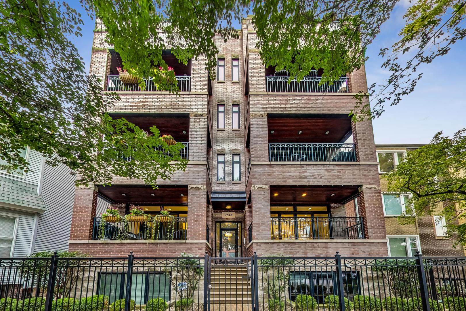 2848 North Sheffield Avenue, Unit 1N Chicago, IL 60657 - Photo 1 of 40 front view of a house with a porch