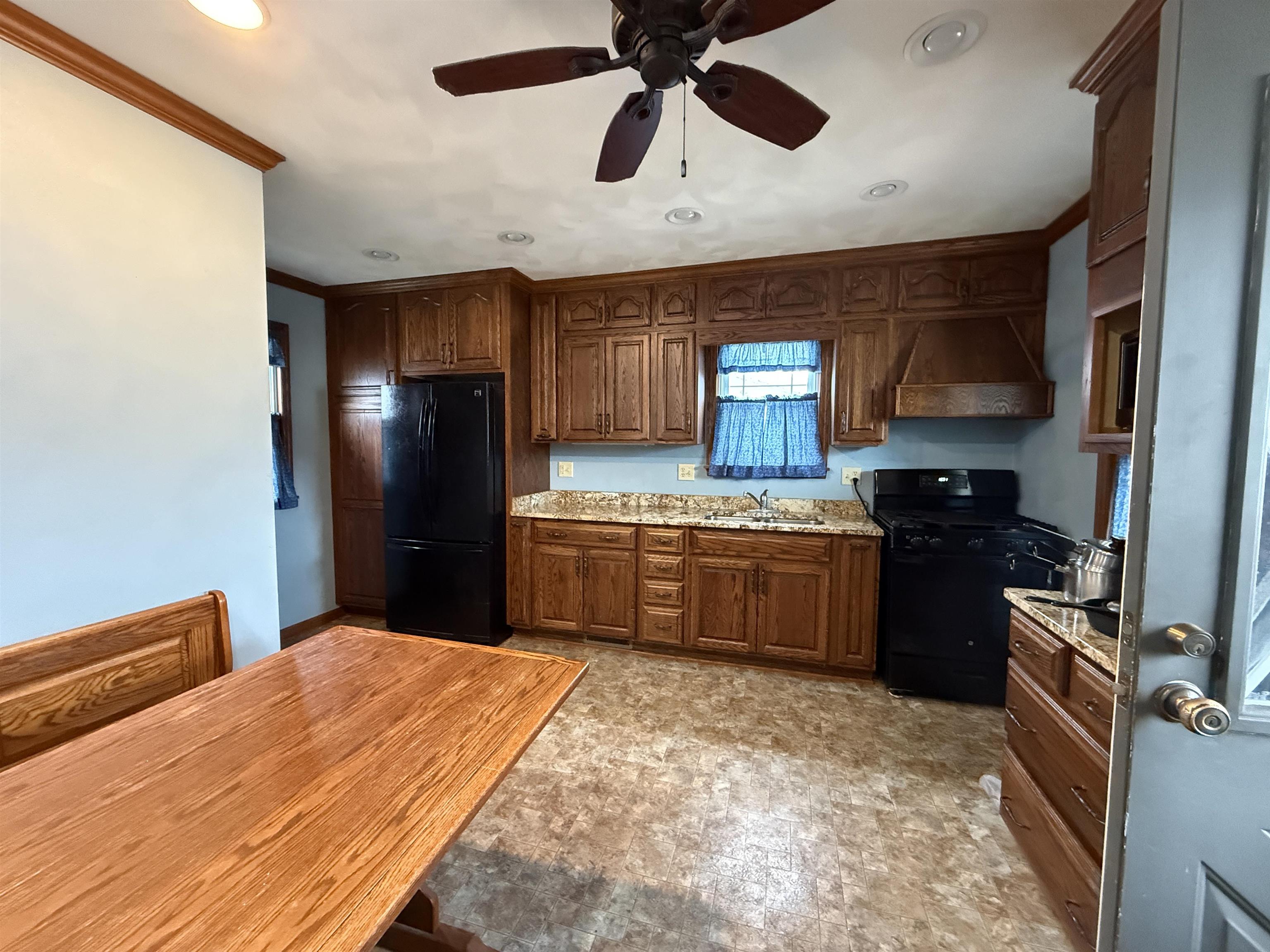 1203 Vine Street Beloit, WI 53511 - Photo 4 of 17