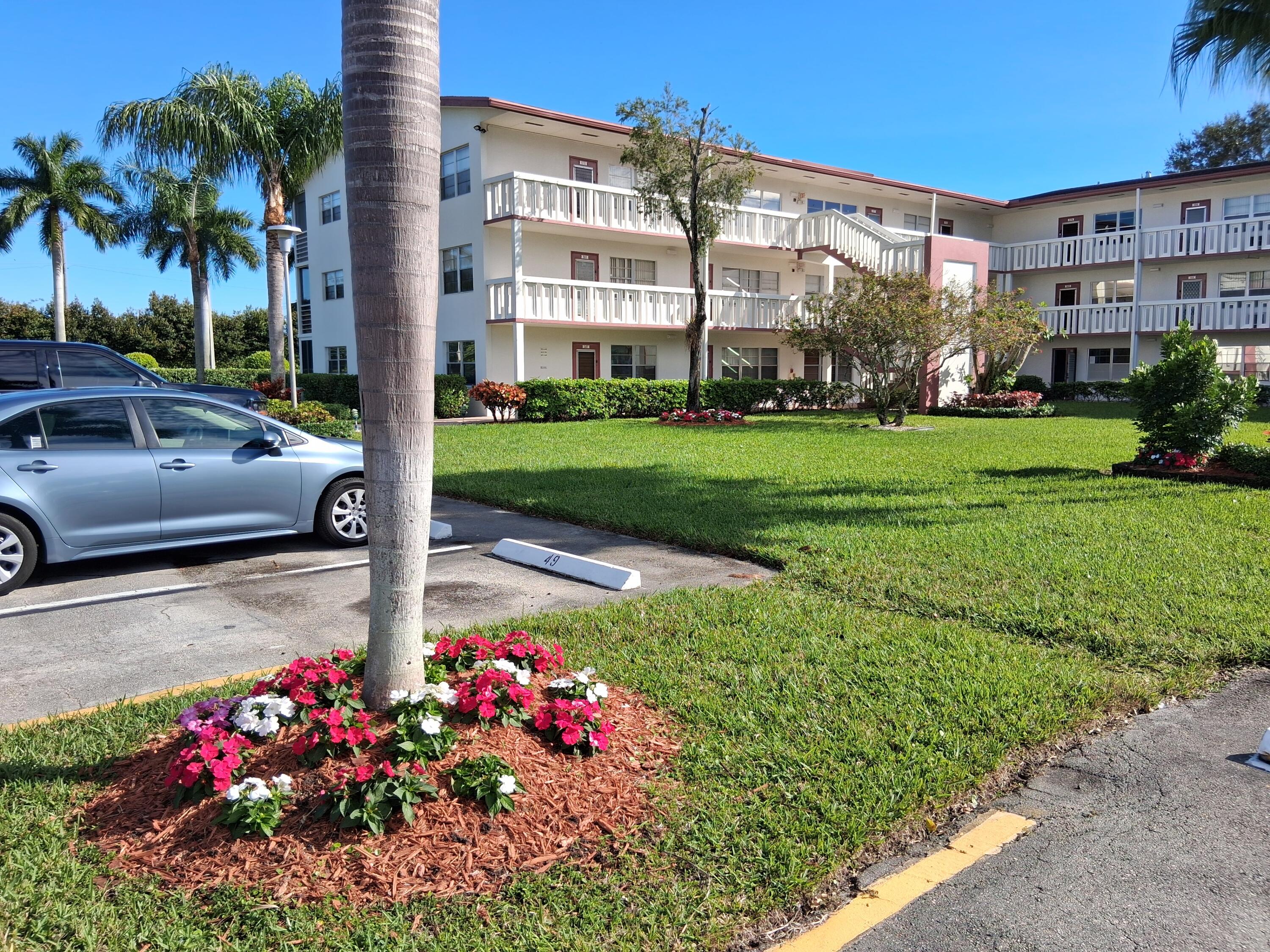 548 Fanshaw North, Unit 548 Boca Raton, FL 33434 - Photo 2 of 4 Building