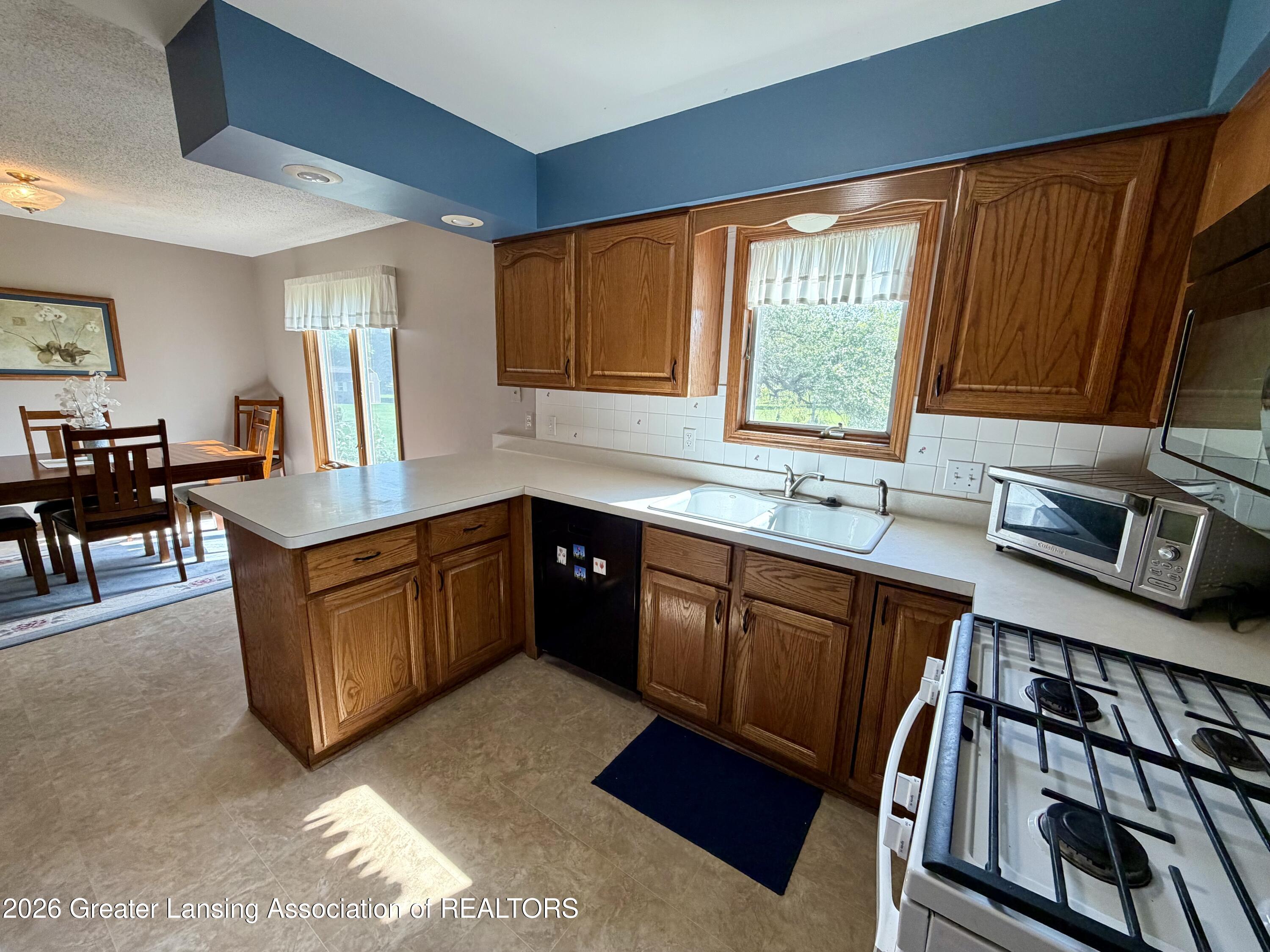 12758 East Greenfield Road Grand Ledge, MI 48837 - Photo 12 of 33 IMG_7271