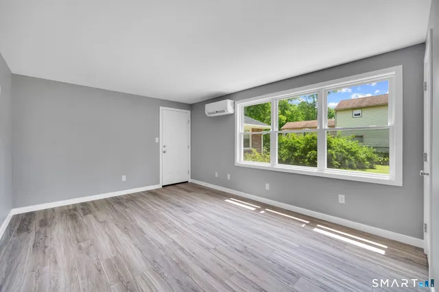 $1,700 | 90 Woodhouse Avenue, Unit 4, Wallingford, CT 06492