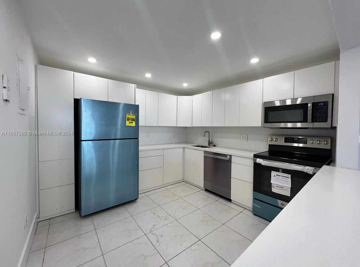 13499 Biscayne Boulevard, Unit 1405 North Miami, FL 33181 - Photo 1 of 18