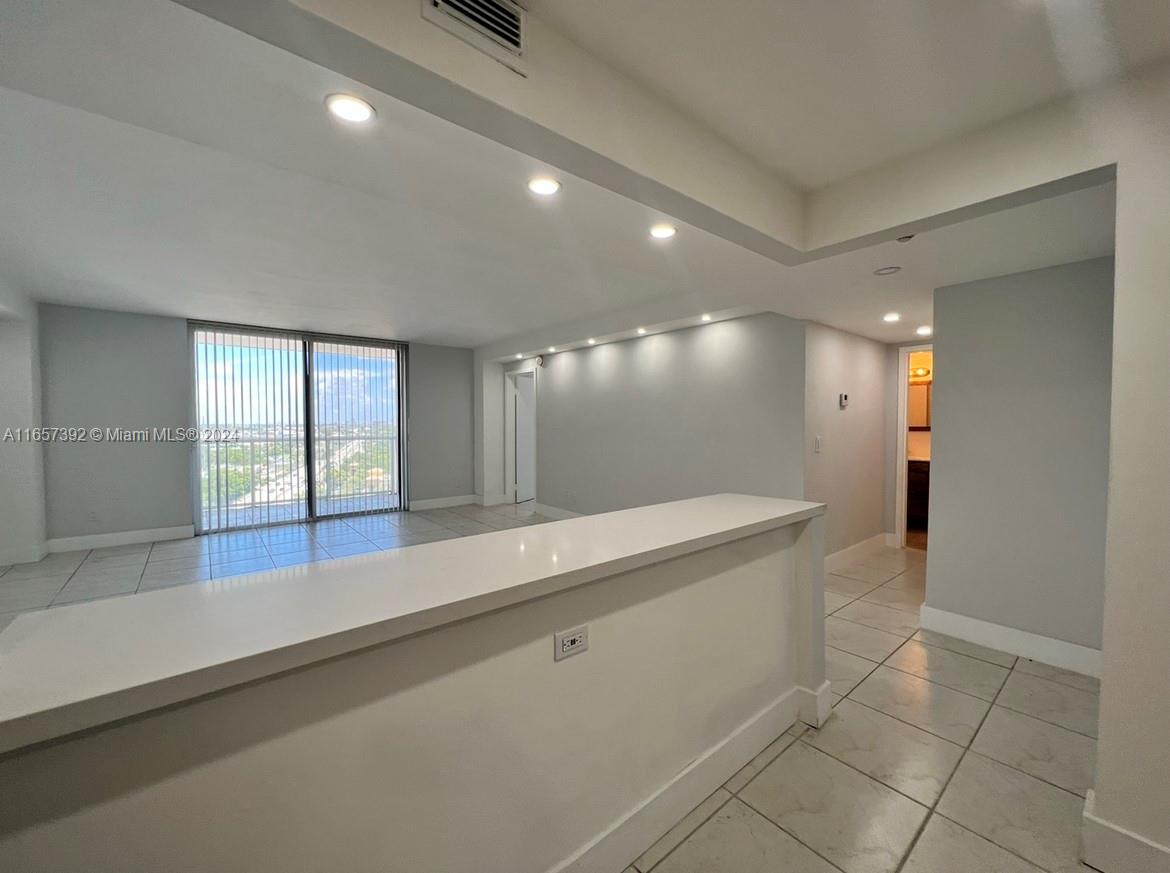 13499 Biscayne Boulevard, Unit 1405 North Miami, FL 33181 - Photo 5 of 18