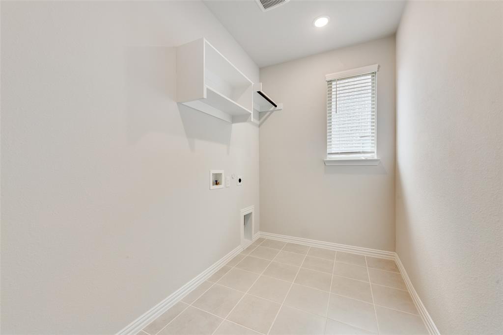 1411 Lowe Pond Street Forney, TX 75126 - Photo 27 of 33