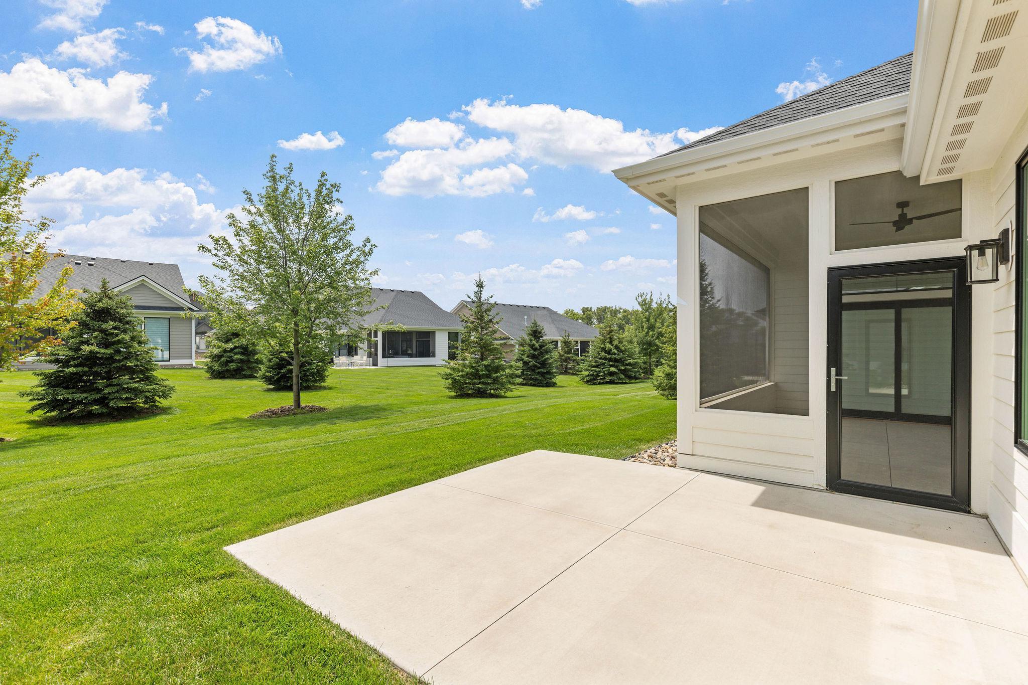 2732 Bentley Drive Southwest Rochester, MN 55902 - Photo 4 of 32