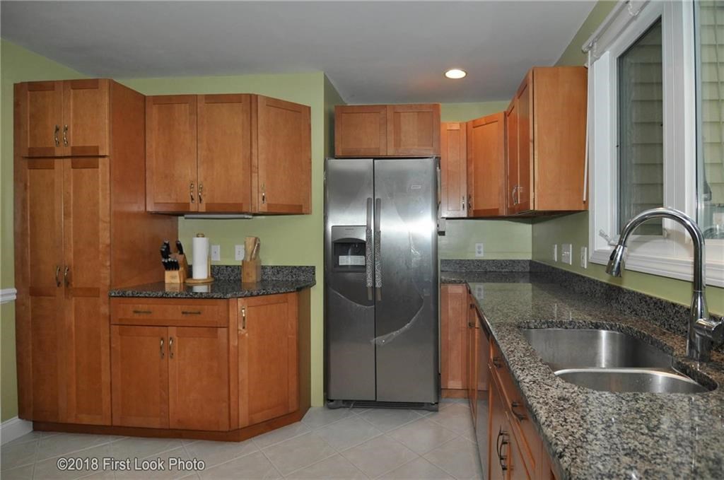 281 Old River Road Lincoln, RI 02865 - Photo 4 of 28