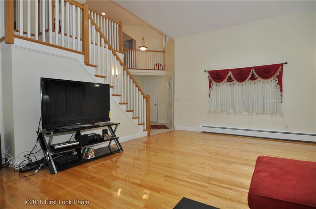 281 Old River Road Lincoln, RI 02865 - Photo 5 of 28