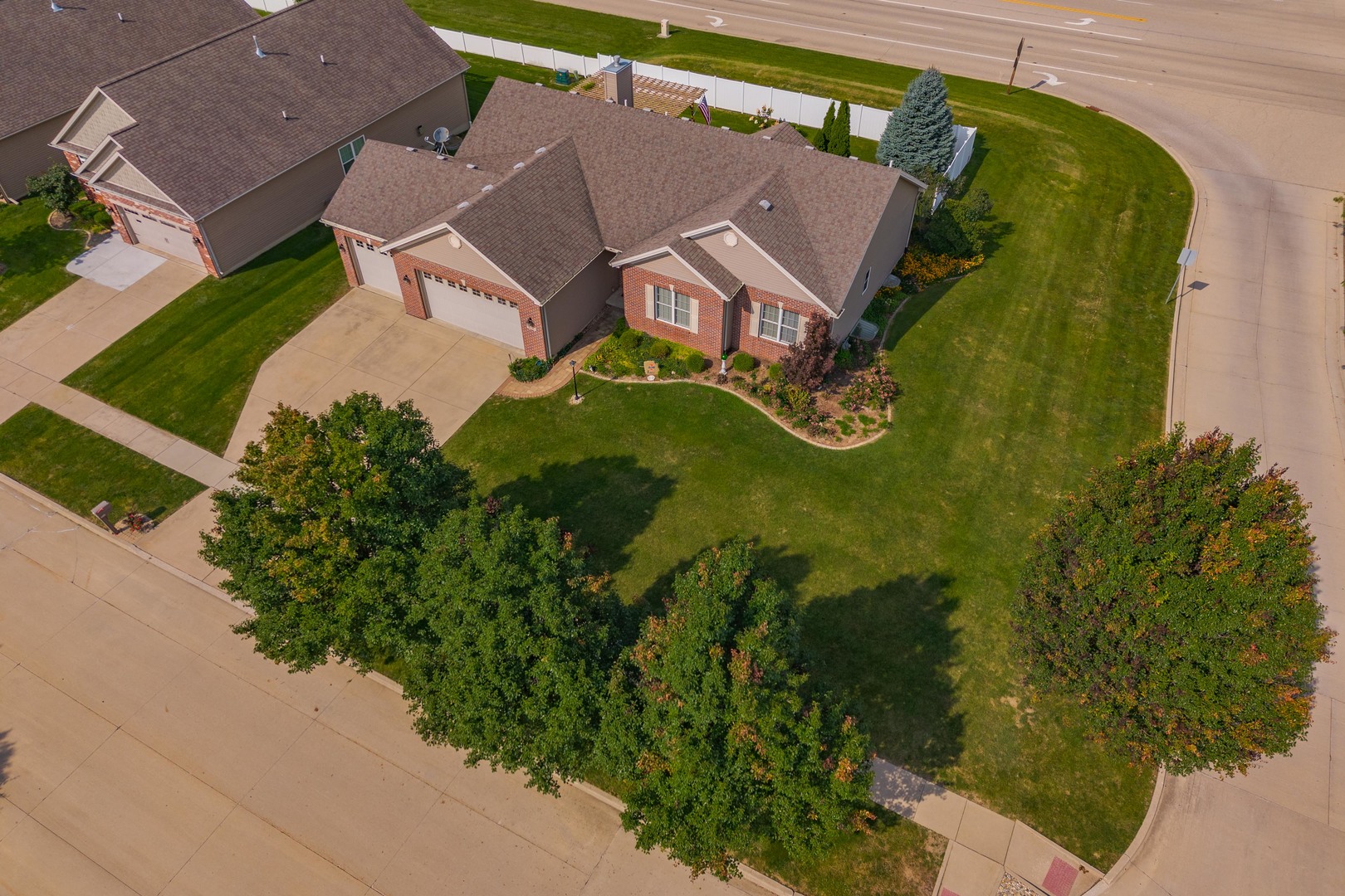 2030 Escalade Road Bloomington, IL 61705 - Photo 52 of 53 Gallery Image 52