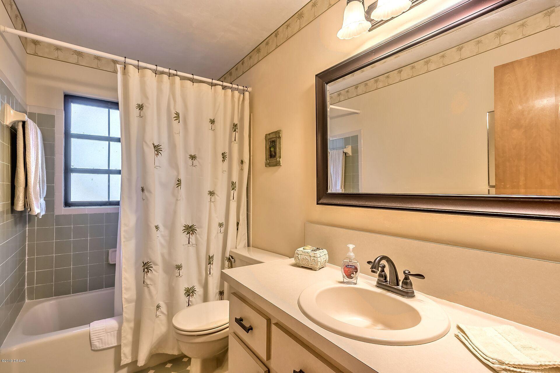 11 Kim Court Ormond Beach, FL 32174 - Photo 9 of 25 10