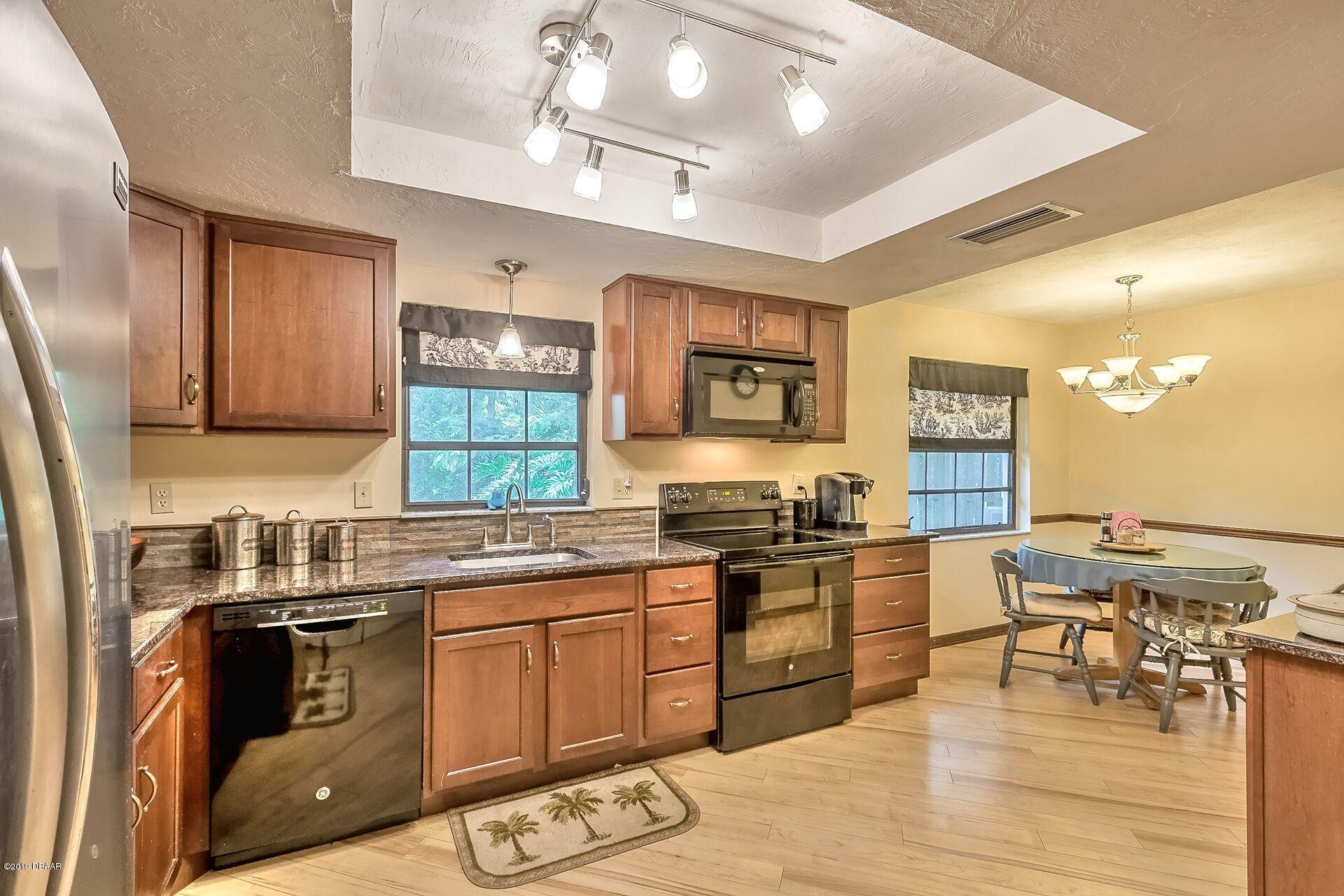 11 Kim Court Ormond Beach, FL 32174 - Photo 10 of 25 11