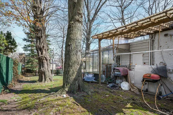 $1,499,999 | 81-45 Utopia Parkway | Jamaica Estates