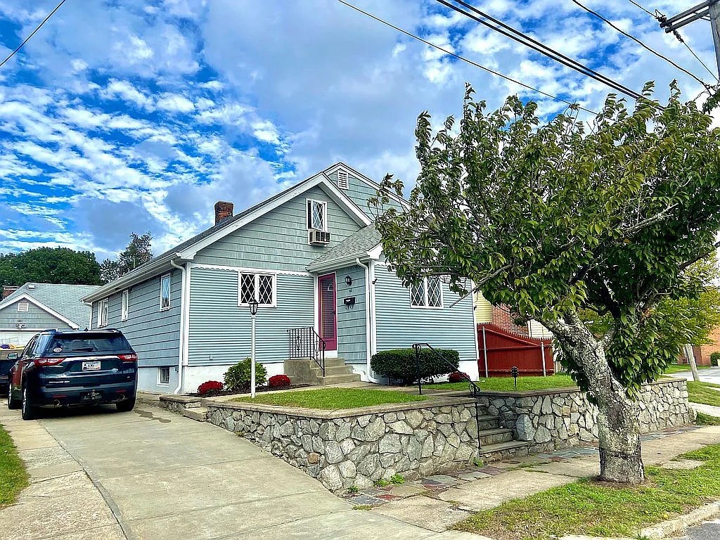 315 Aqueduct Road Cranston, RI 02910 - Photo 1 of 48