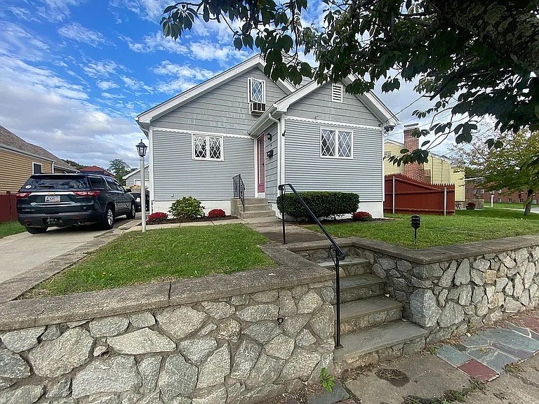 315 Aqueduct Road Cranston, RI 02910 - Photo 2 of 48
