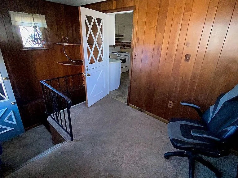 315 Aqueduct Road Cranston, RI 02910 - Photo 41 of 48