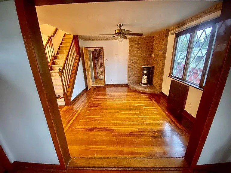315 Aqueduct Road Cranston, RI 02910 - Photo 6 of 48