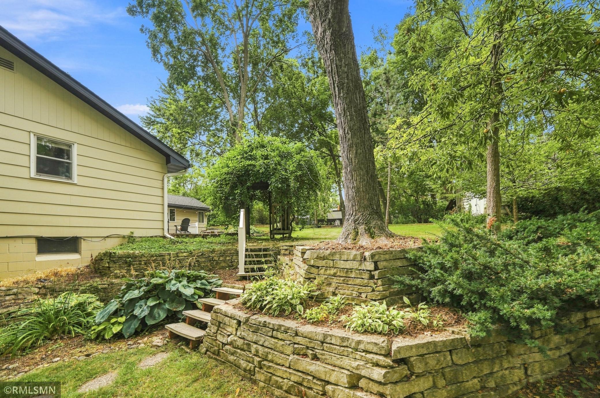 13240 Dahlgren Road Minnetonka, MN 55305 - Photo 47 of 57 Gallery Image 47