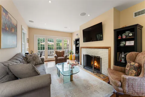 $6,195,000 | 5 Cooper Road, Scarsdale, NY 10583