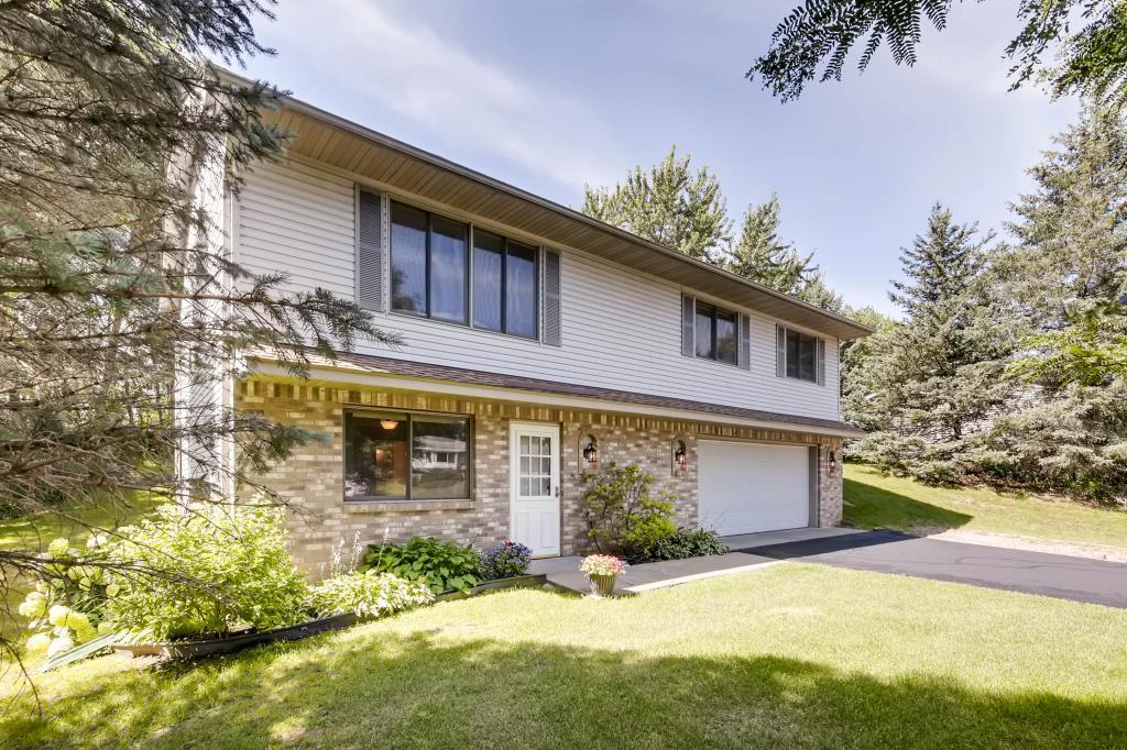 2478 Ripley Avenue North St. Paul, MN 55109 - Photo 1 of 1 Gallery Image 1