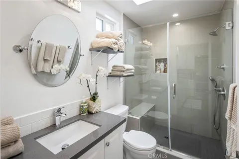 $1,990,000 | 2317 Walgrove Avenue, Los Angeles, CA 90066