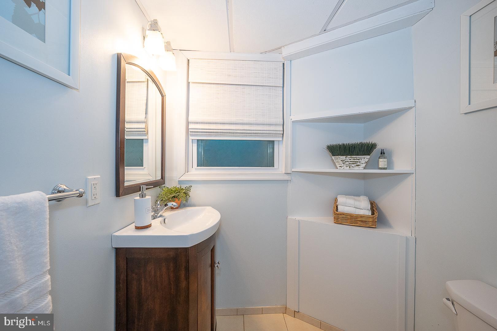 321 Earlington Road Havertown, PA 19083 - Photo 33 of 40 Full Bath