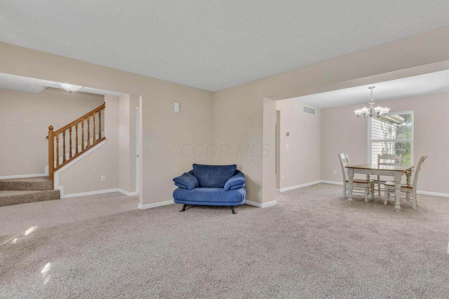 2265 Reeves Avenue Lewis Center, OH 43035 - Photo 6 of 25 Living room
