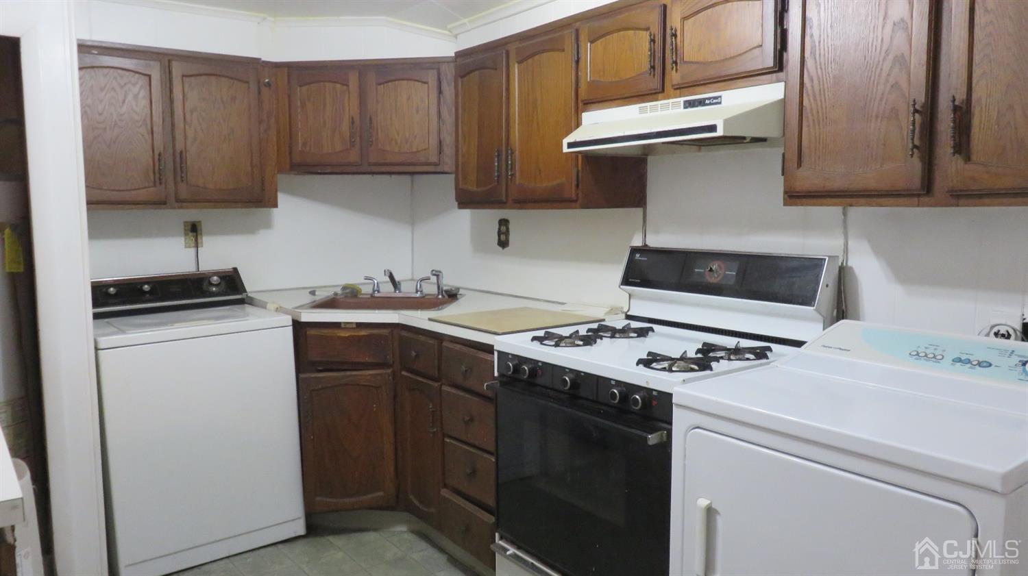 1313 Englishtown Road Old Bridge, NJ 08857 - Photo 3 of 10 Gallery Image 3
