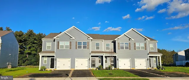 $2,475 | 1151 Martin Road, Breinigsville, PA 18031