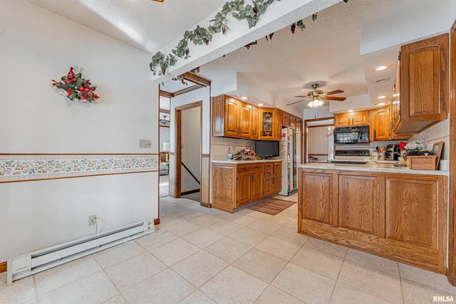 $269,000 | 26 Illini Drive, Lincoln, IL 62656