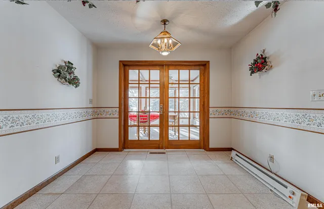 $269,000 | 26 Illini Drive, Lincoln, IL 62656