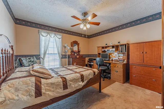 $269,000 | 26 Illini Drive, Lincoln, IL 62656