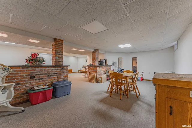 $269,000 | 26 Illini Drive, Lincoln, IL 62656