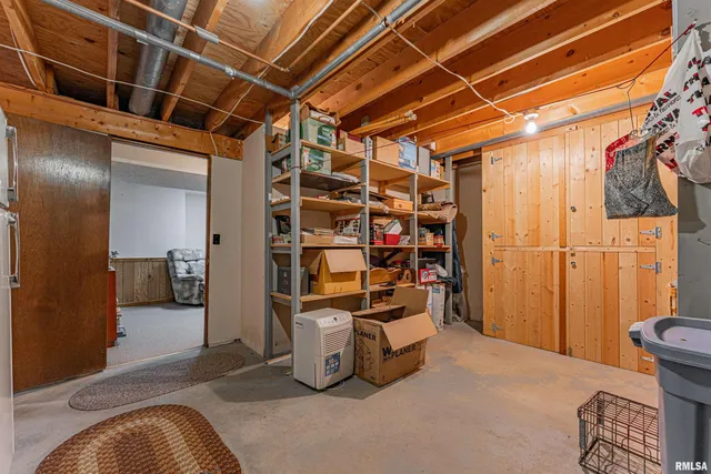 $269,000 | 26 Illini Drive, Lincoln, IL 62656