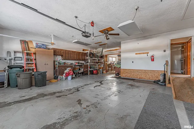 $269,000 | 26 Illini Drive, Lincoln, IL 62656