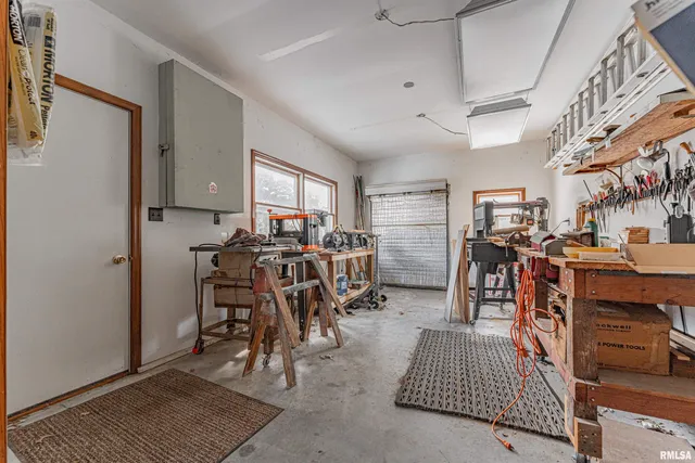 $269,000 | 26 Illini Drive, Lincoln, IL 62656