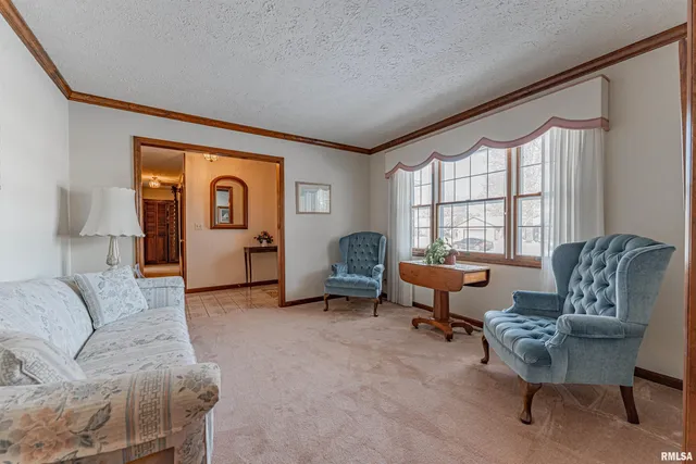 $269,000 | 26 Illini Drive, Lincoln, IL 62656