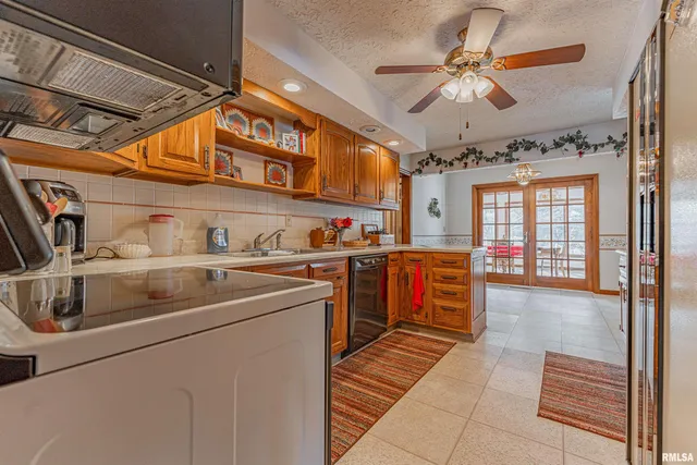 $269,000 | 26 Illini Drive, Lincoln, IL 62656