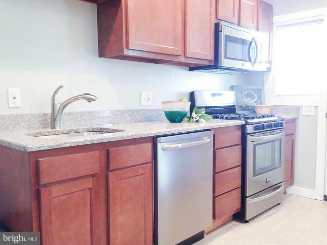 111 Upmanor Road Baltimore, MD 21229 - Photo 2 of 26 Kitchen