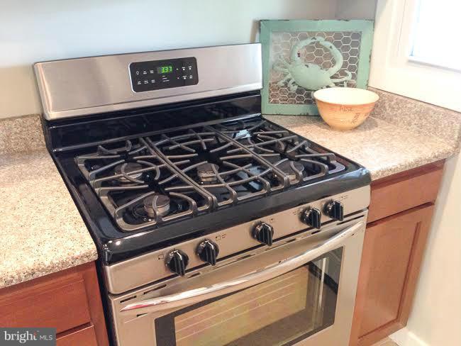 111 Upmanor Road Baltimore, MD 21229 - Photo 3 of 26 Kitchen
