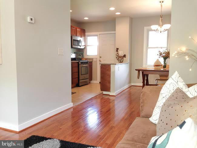 111 Upmanor Road Baltimore, MD 21229 - Photo 7 of 26 Dining Room